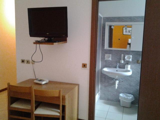 Albergo Del Cacciatore Cremeno Bagian luar foto