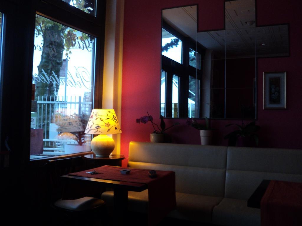 Albergo Del Cacciatore Cremeno Bagian luar foto