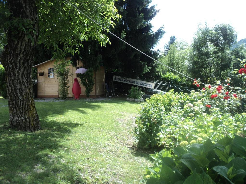 Albergo Del Cacciatore Cremeno Bagian luar foto